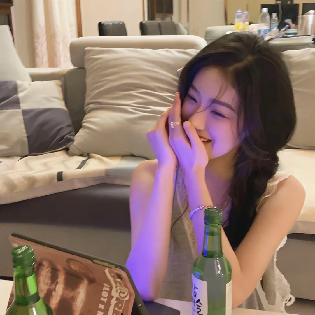 跳舞的红色公交